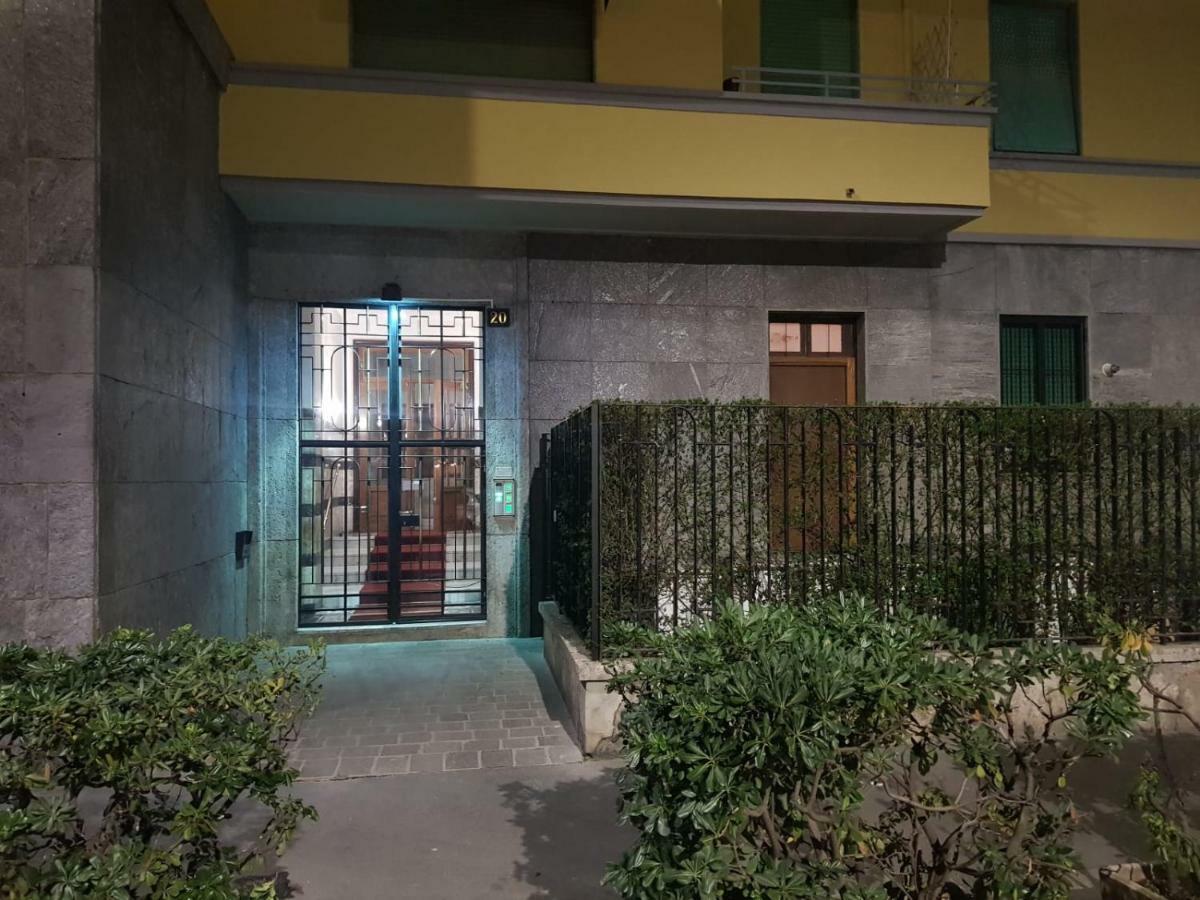 Casablanca Apartment Милано Екстериор снимка